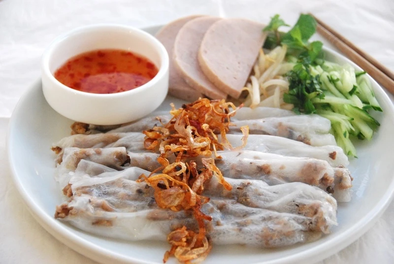 Banh Cuon - Steamed rice rolls