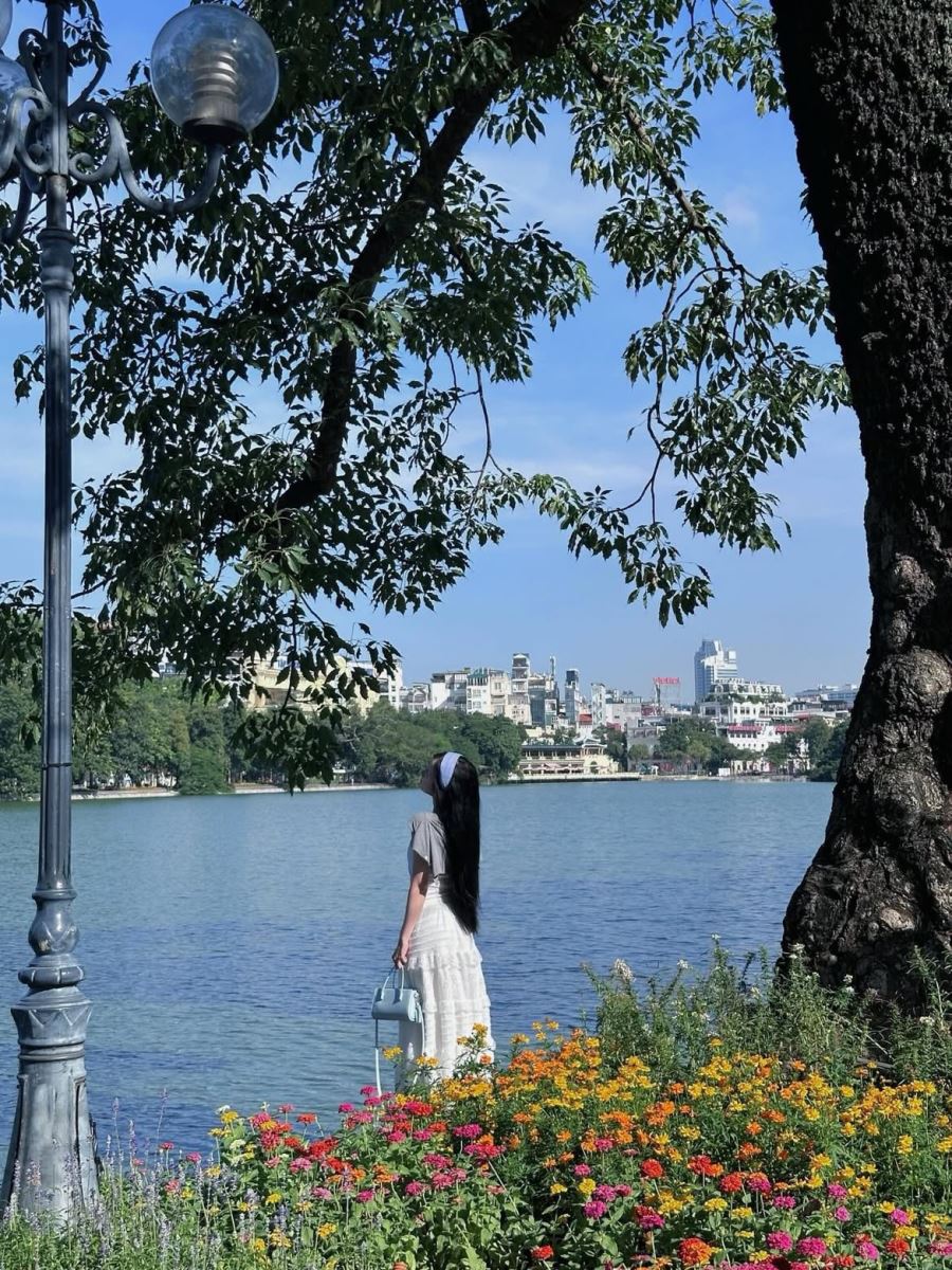 Hồ Gươm ban ngày - Tận hưởng không khí mùa thu Hà Nội