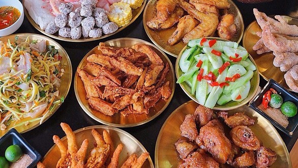 chân gà rang muối cầu gỗ