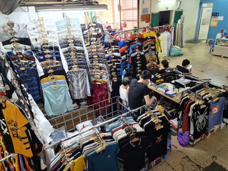 Fashion on the second floor of Dong Xuan market in Hanoi