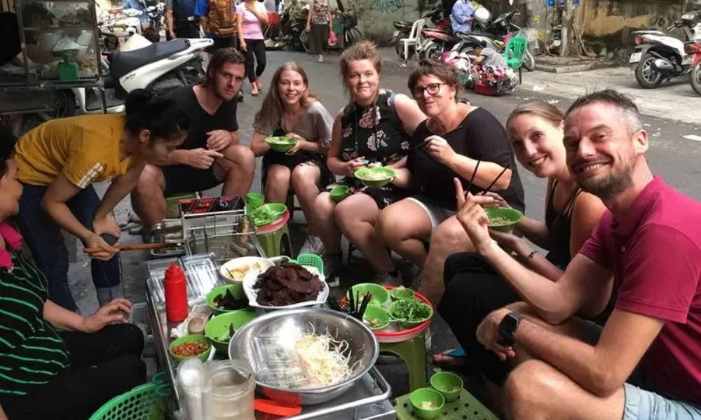 Dos and Donts Hanoi Old Quarter