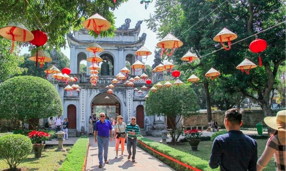 Dos and Donts Hanoi Old Quarter