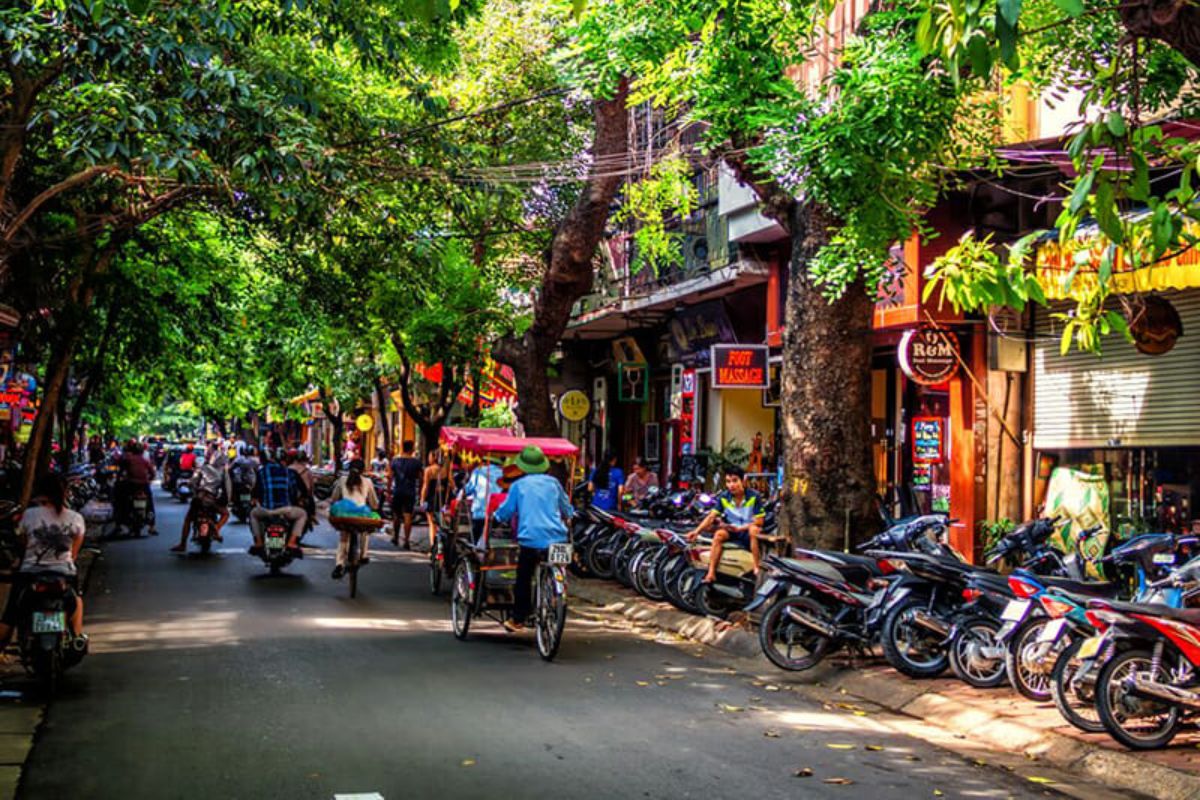 Dos and Donts Hanoi Old Quarter