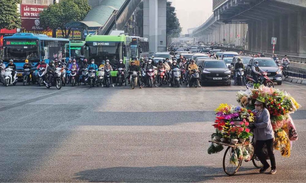 Traffic Dos and Donts Hanoi